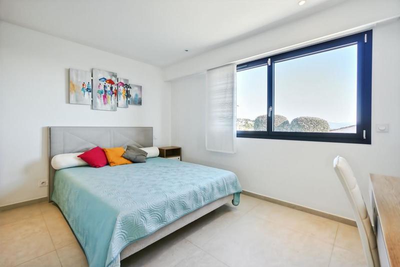 Maison - 260 m² - 6 pièces