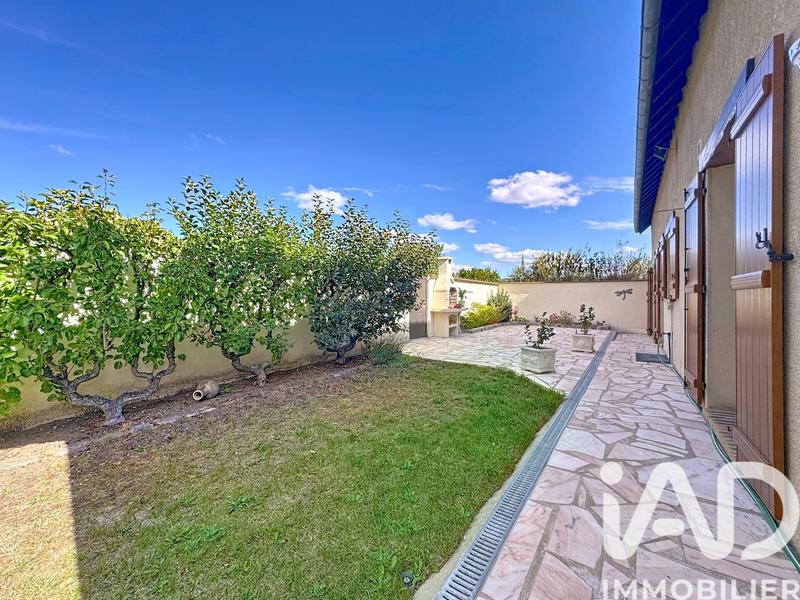 Maison - 220 m² - 8 pièces