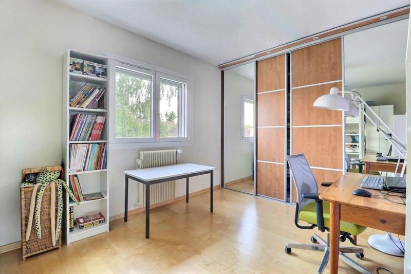 Maison - 241 m² - 8 pièces