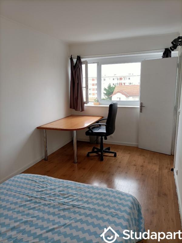 Chambre - 11 m² - 1 pièce