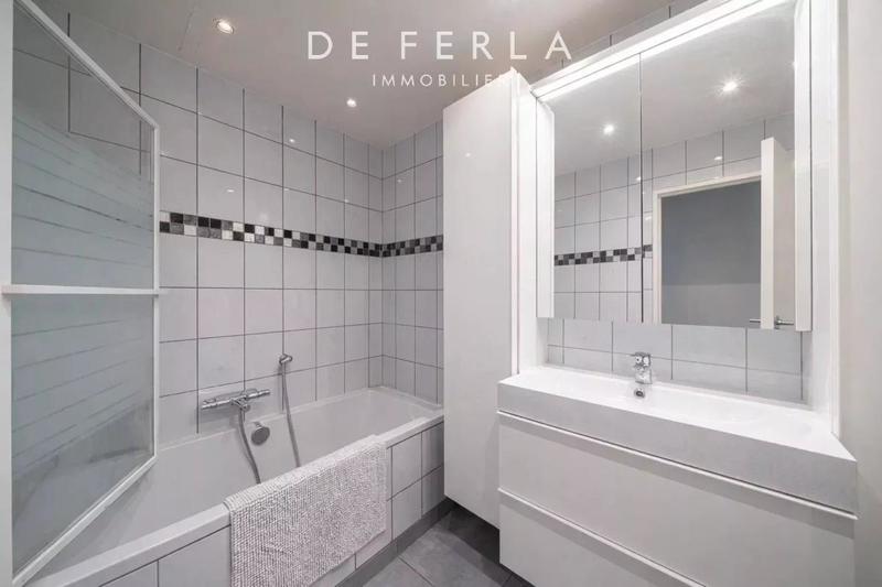 Appartement - 95 m² - 5 pièces