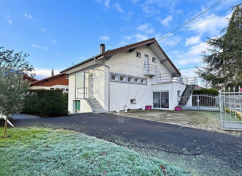 Maison - 102 m² - 4 pièces