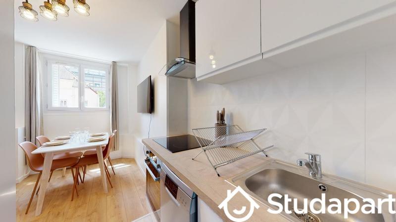 Chambre - 10 m² - 1 pièce