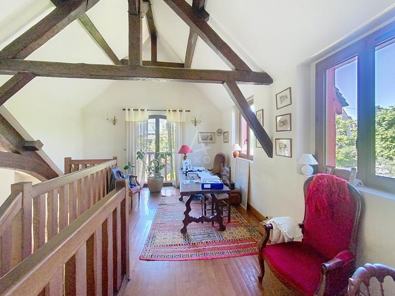 Maison - 204 m² - 7 pièces