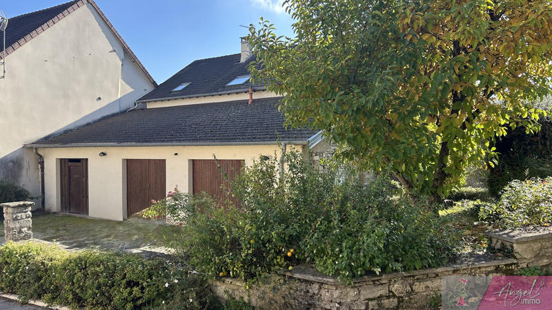 Maison - 242 m² - 9 pièces