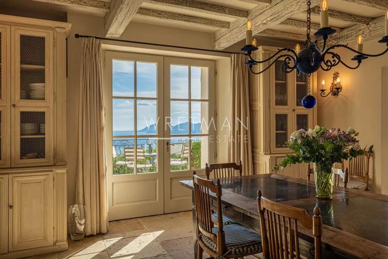 Maison - 185 m² - 7 pièces