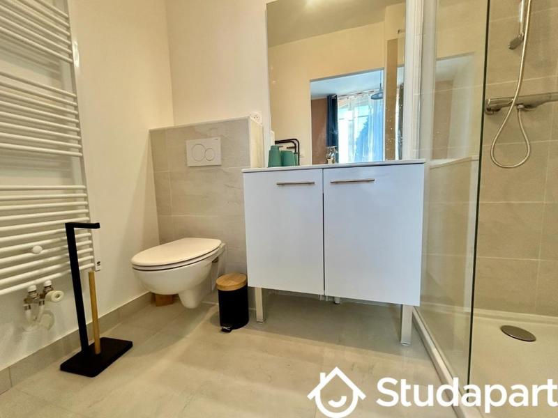 Chambre - 13 m² - 1 pièce