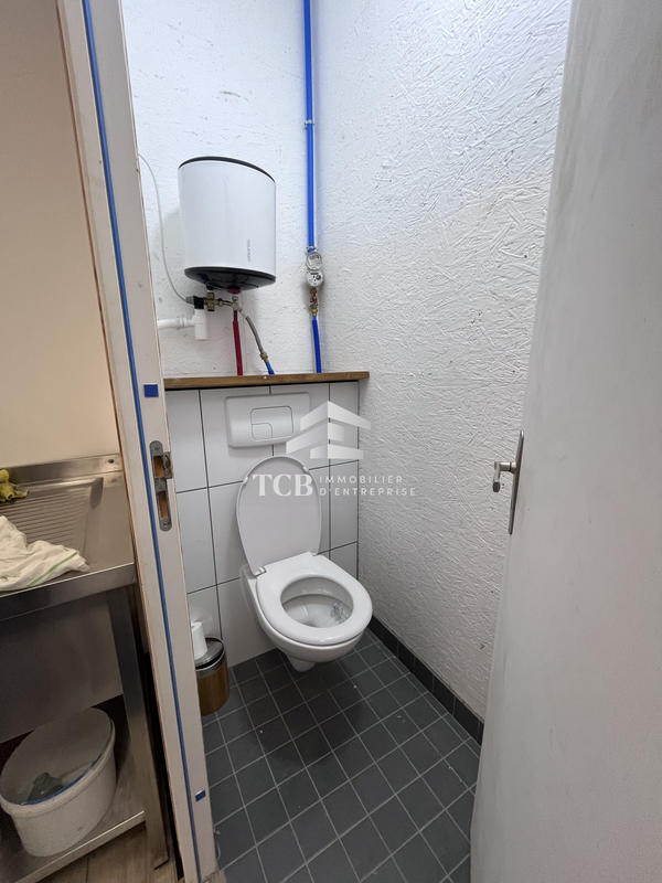 Local d'activités - 145 m²