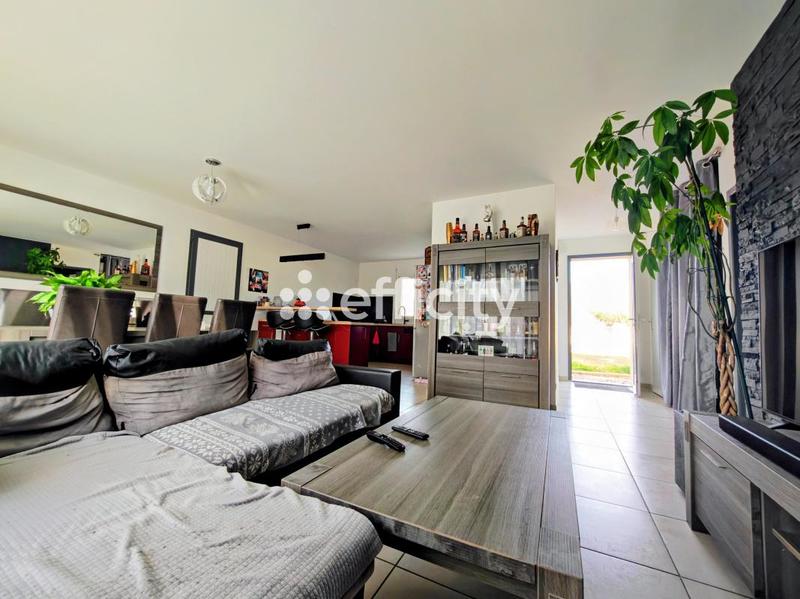 Maison - 90 m² - 5 pièces