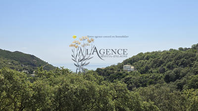 Maison - 210 m² - 6 pièces