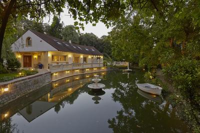 Maison - 296 m² - 10 pièces