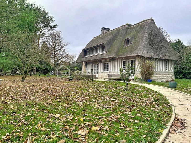 Maison traditionnelle - 210 m² - 7 pièces