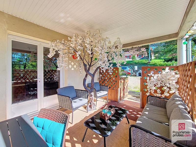 Maison - 202 m² - 7 pièces