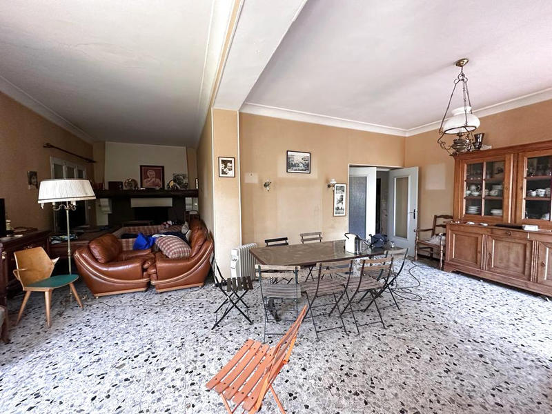 Maison - 206 m² - 7 pièces