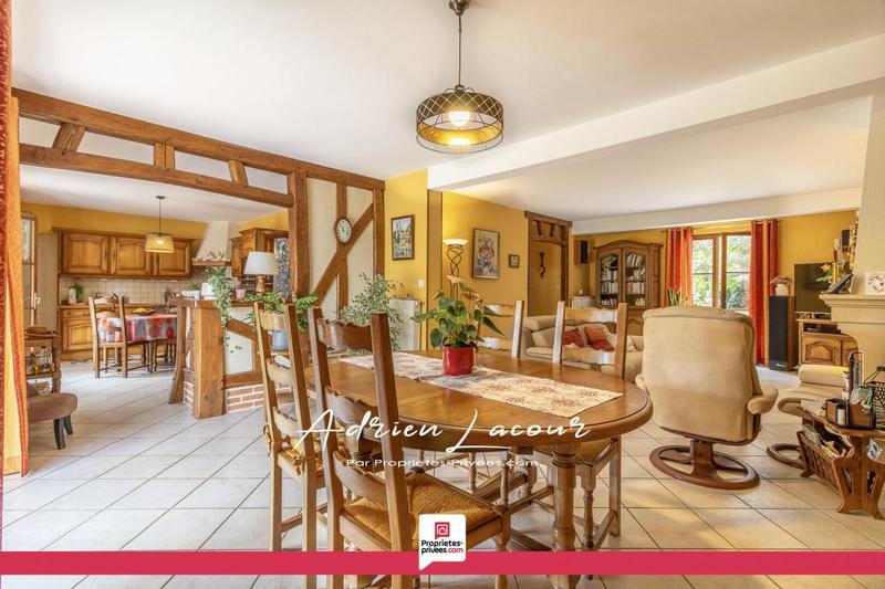 Maison - 242 m² - 10 pièces