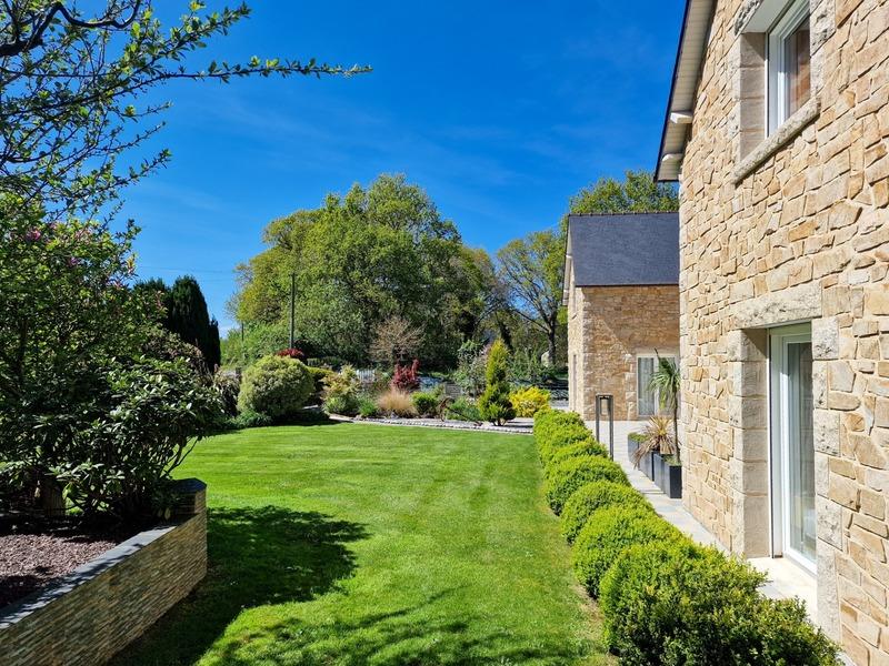 Propriété - 500 m² - 14 pièces