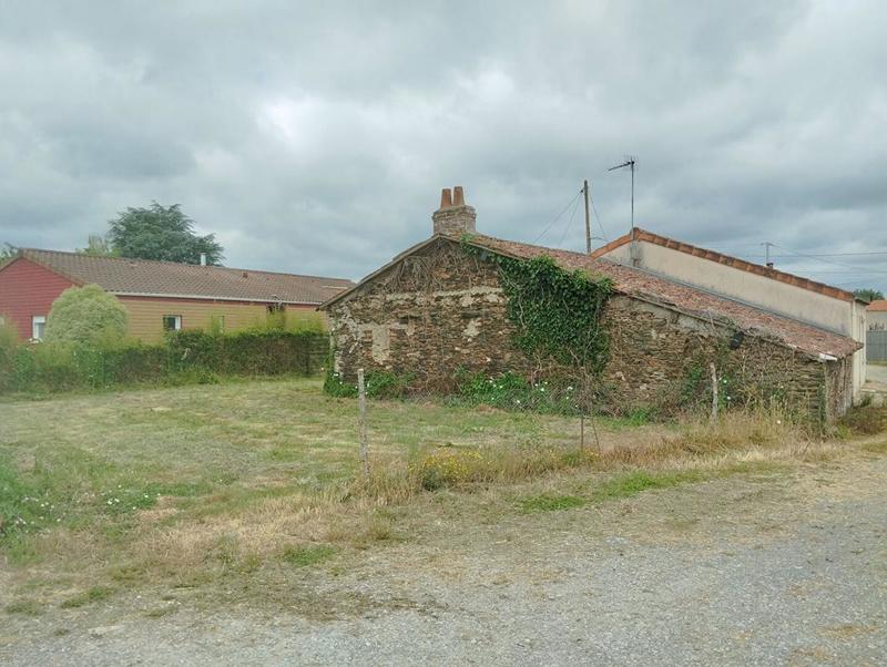 Maison - 450 m² - 2 pièces