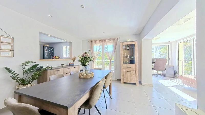 Maison - 117 m² - 5 pièces