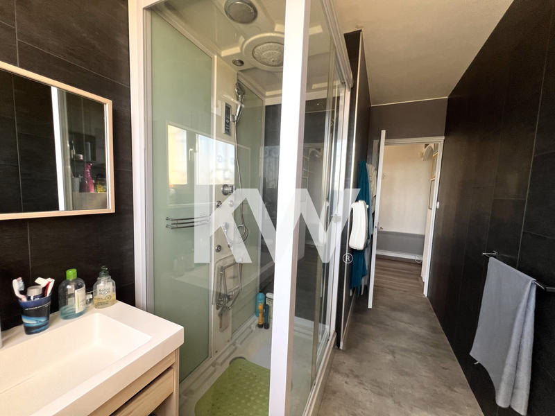 Maison traditionnelle - 143 m² - 7 pièces