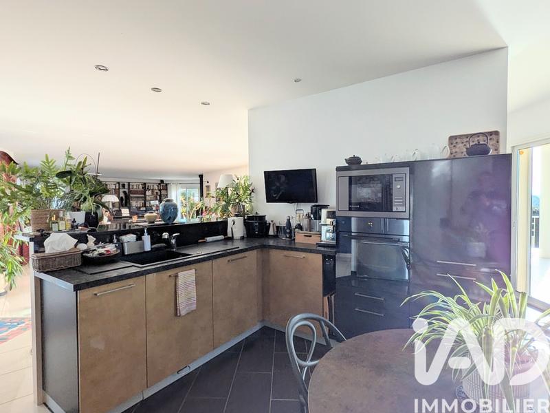 Maison de maîtres - 300 m² - 10 pièces