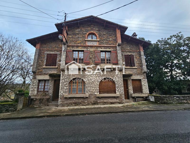 Maison - 260 m² - 9 pièces