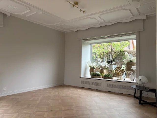 Maison - 310 m² - 6 pièces