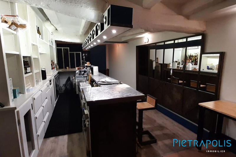 Local commercial - 138 m² - 2 pièces