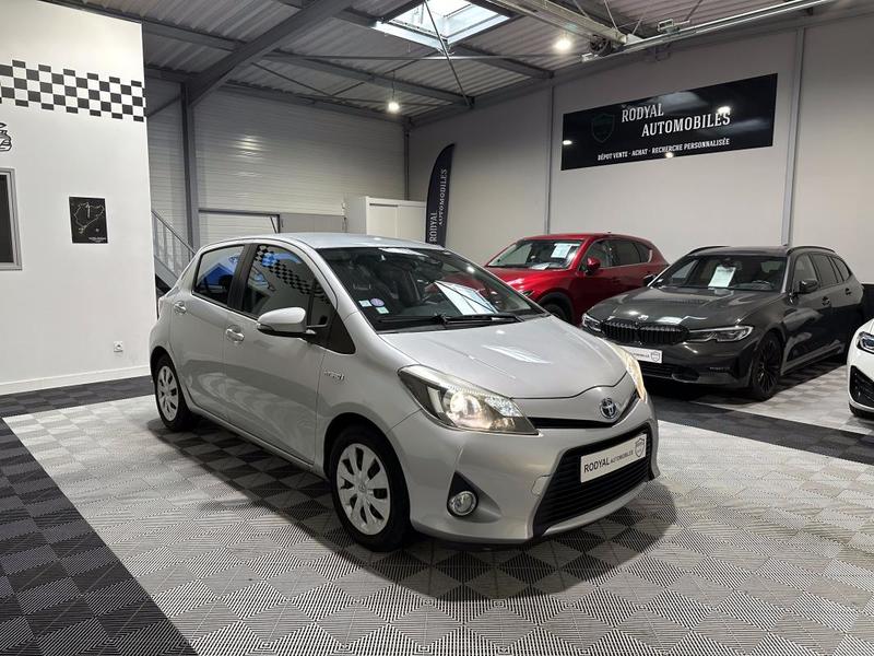 Toyota Yaris France 1.5 VVTi 16v Hsd Hybrid 100h E-Cvt 75 cv Boîte auto