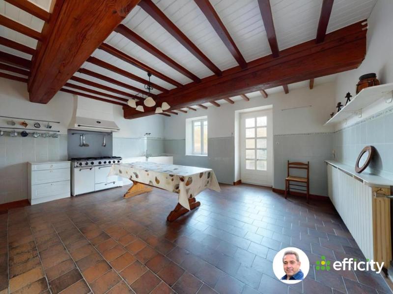 Maison - 222 m² - 5 pièces