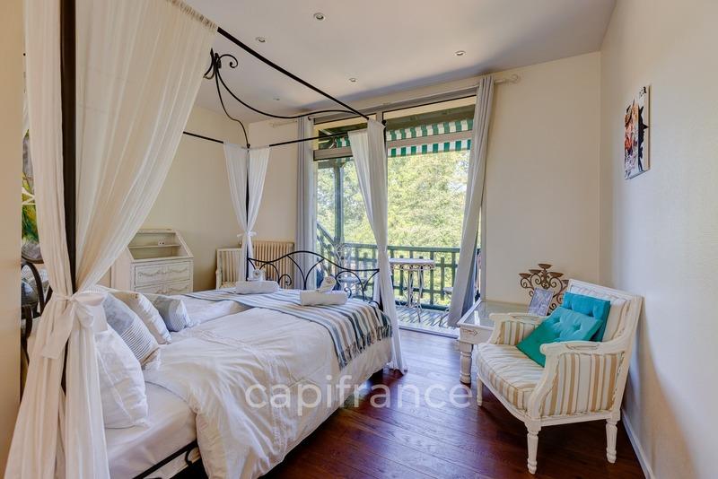 Demeure - 800 m² - 15 pièces