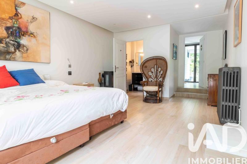 Maison - 266 m² - 10 pièces