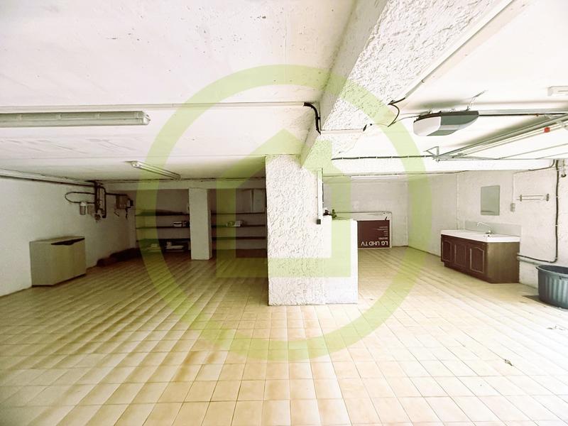 Maison - 180 m² - 5 pièces