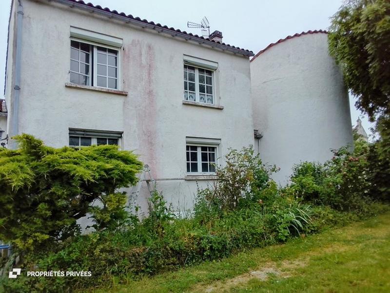 Maison - 180 m² - 7 pièces