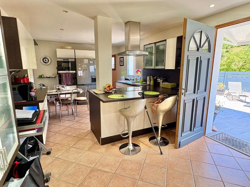 Maison - 121 m² - 5 pièces