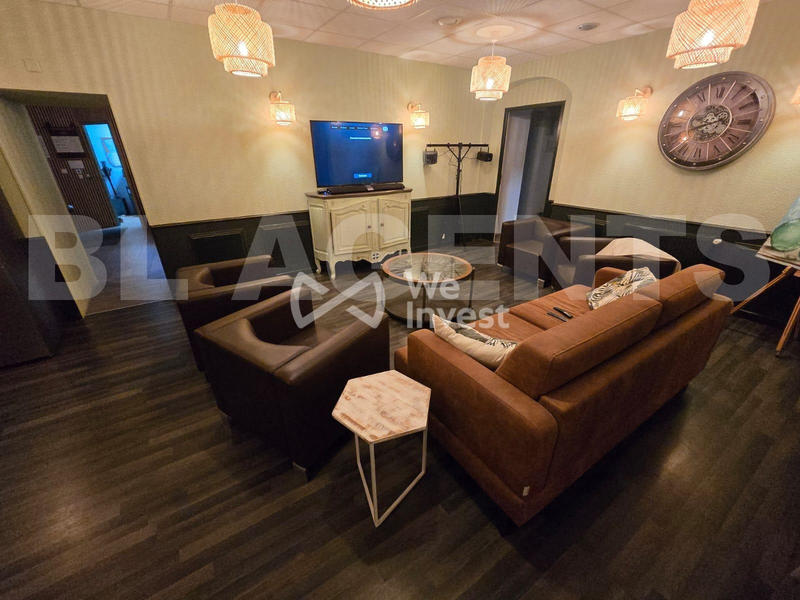 Maison - 637 m² - 20 pièces