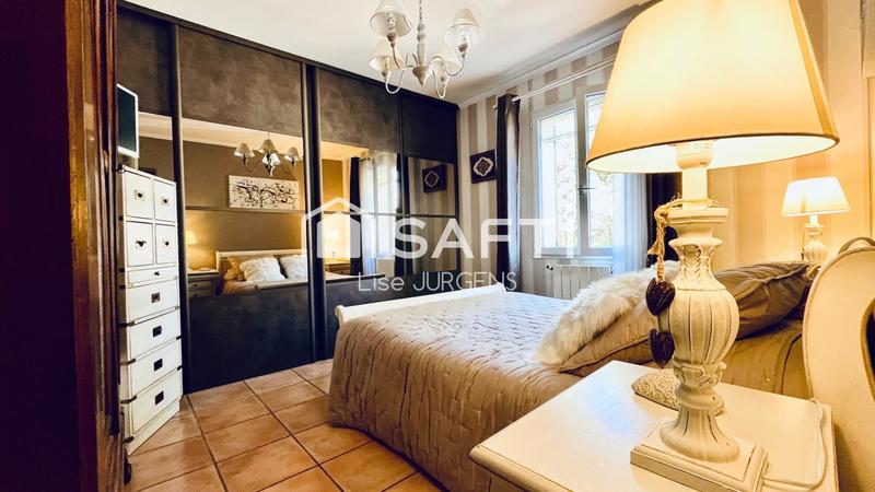 Villa - 242 m² - 6 pièces