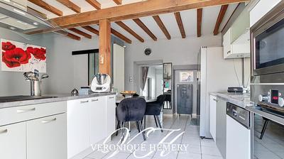 Maison - 180 m² - 8 pièces