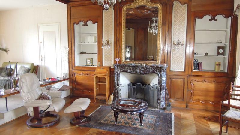 Maison - 256 m² - 10 pièces