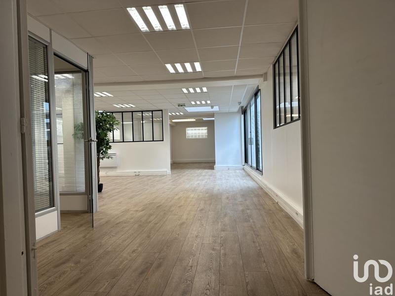 Bureau - 326 m² - 1 pièce