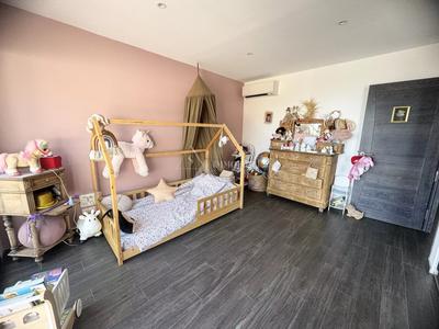 Villa - 250 m² - 6 pièces