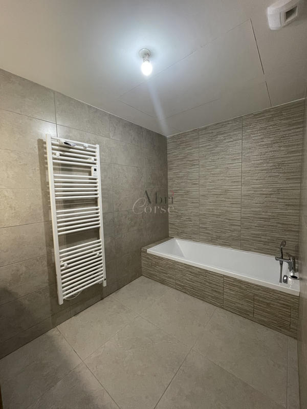 Appartement - 76 m² - 3 pièces