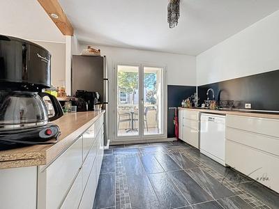 Appartement - 82 m² - 3 pièces