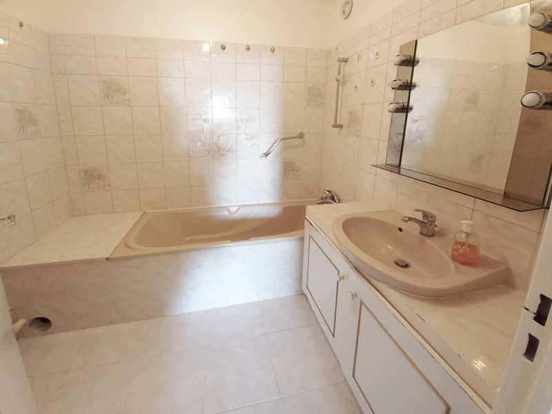 Appartement - 90 m² - 4 pièces