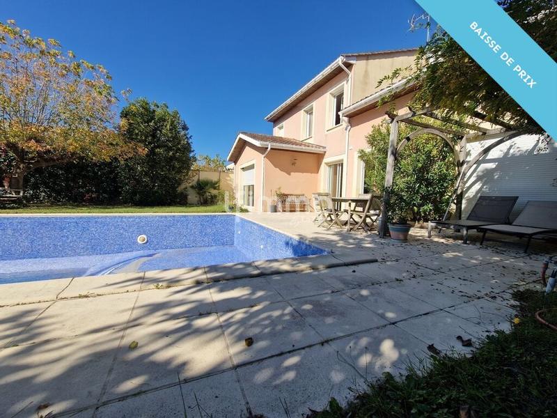 Maison traditionnelle - 194 m² - 6 pièces