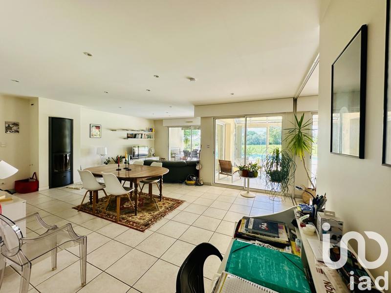 Maison - 181 m² - 6 pièces