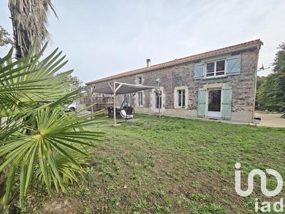 Maison - 270 m² - 10 pièces