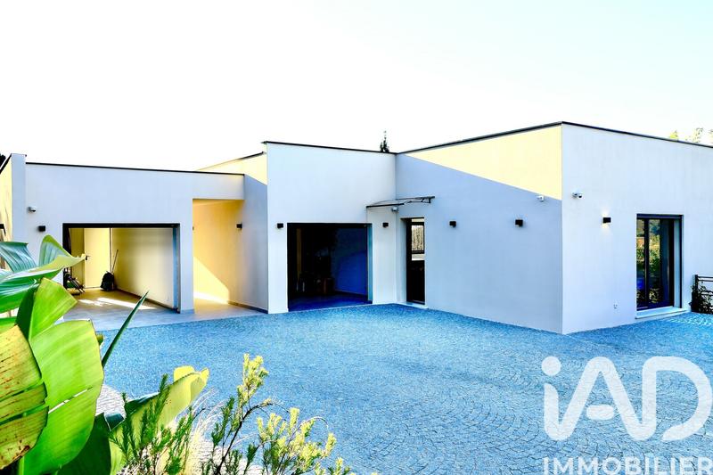 Maison de maîtres - 229 m² - 7 pièces