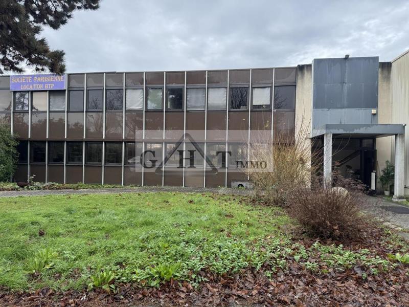 Entrepôt - 3 100 m²