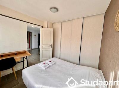 Chambre - 10 m² - 1 pièce