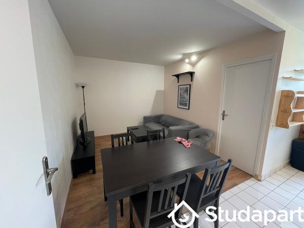 Chambre - 9 m² - 1 pièce